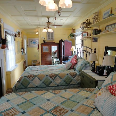 The Captain'S Stay (Adults Only) New Bern Exterior photo